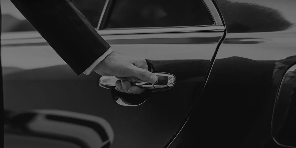 Why do you need a good luxury car rental service for your vacation?