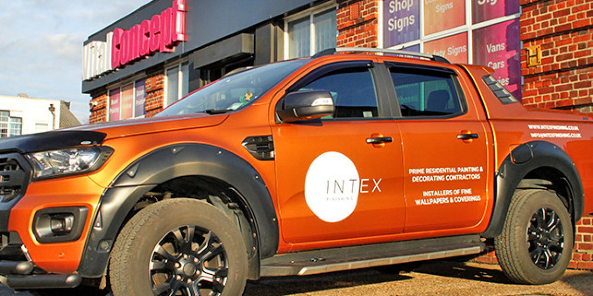 Van Graphics for Seasonal Campaigns: Keeping Your Message Fresh