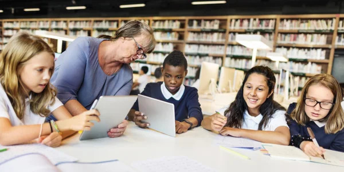 How Can a University Assignment Writer Improve Your Grades?