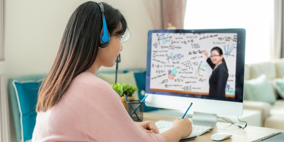 Why Online A Level Classes Are Gaining Popularity in Dubai