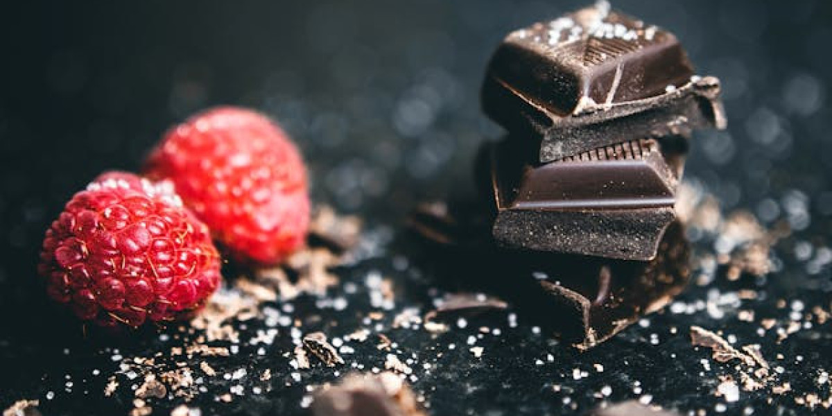 Almond Chocolate: A Perfect Harmony of Crunch and Creaminess