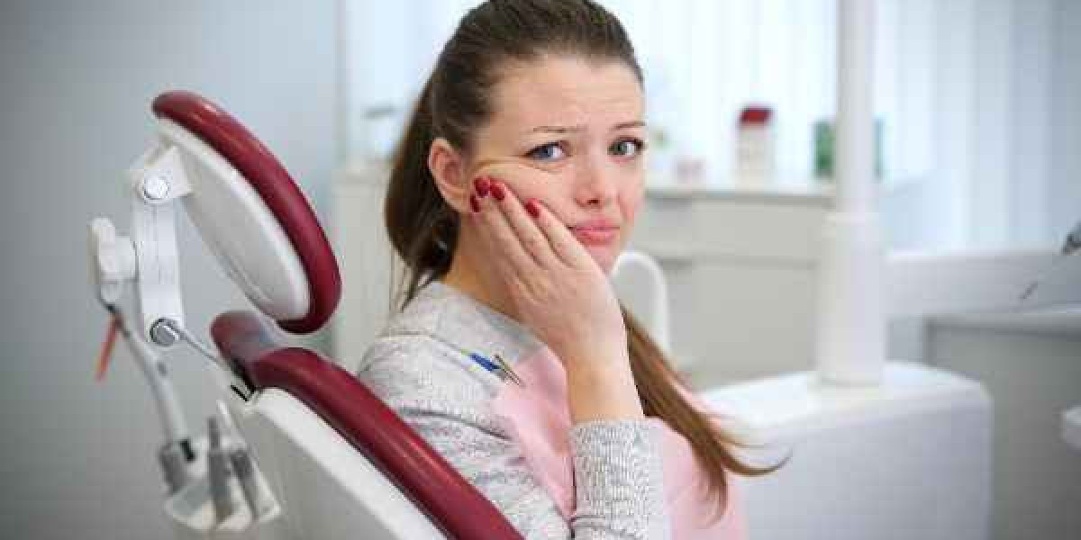 How Emergency Dentists Handle Trauma and Tooth Loss